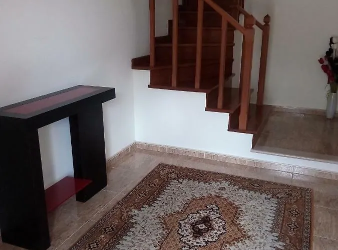 Konukevi House Victoria Nazaré